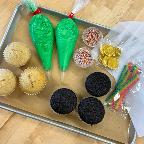 St. Patricks Day Cupcake Decorating Kit